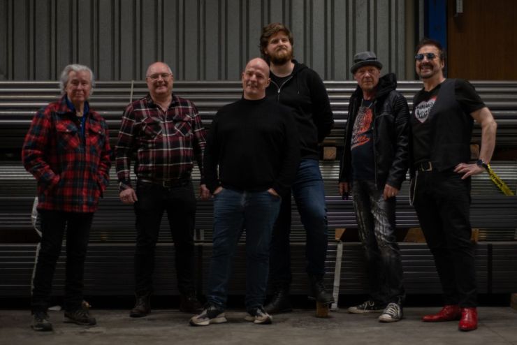 Vintage Avenue (rock coverband)