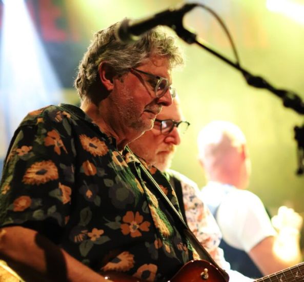 Laaiend Vuur – De Dijk tribute