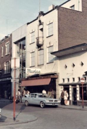 DE LEGENDARISCHE EGMOND GITAAR