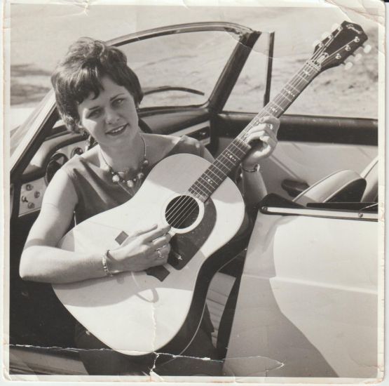 DE LEGENDARISCHE EGMOND GITAAR