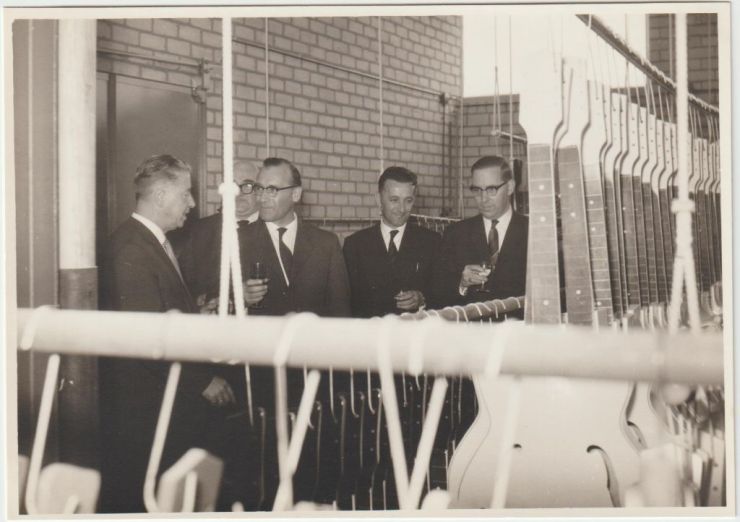 DE LEGENDARISCHE EGMOND GITAAR