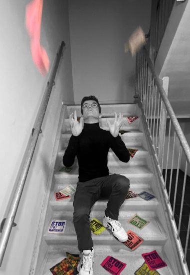 Knijpkattheater speelt ‘Alleen’