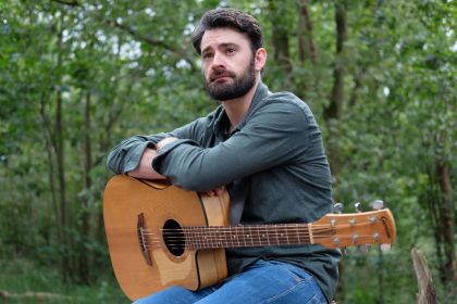 Muziekcafé met Stijn Charpentier